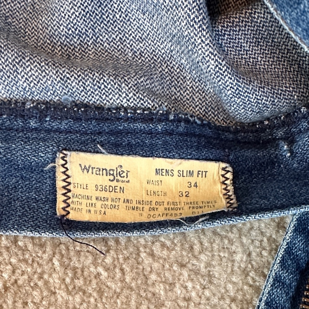 Wrangler Men's Slim Fit Blue Jeans - Picture 6 of 7
